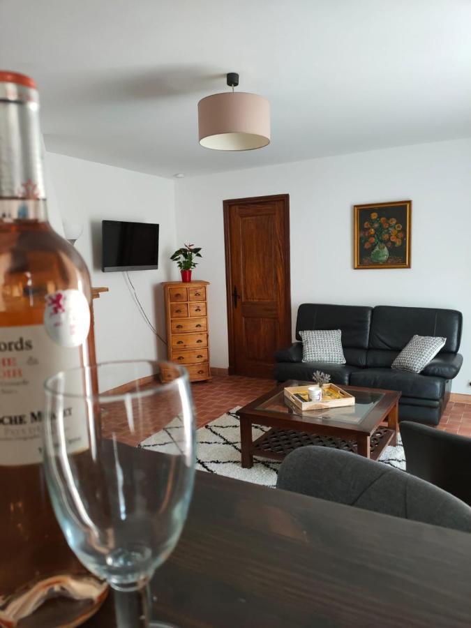Charmant Appartement Au Coeur Du Village Туррет-сюр-Лу Экстерьер фото