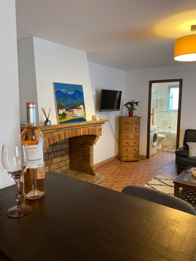 Charmant Appartement Au Coeur Du Village Туррет-сюр-Лу Экстерьер фото