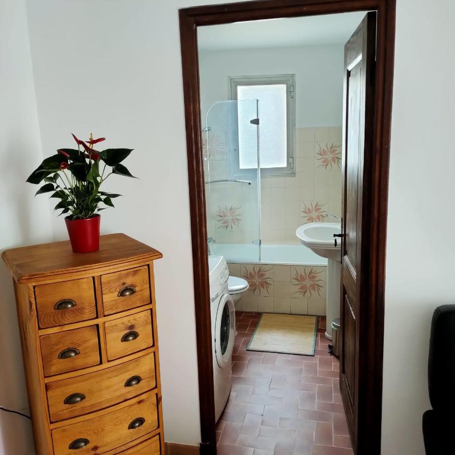 Charmant Appartement Au Coeur Du Village Туррет-сюр-Лу Экстерьер фото