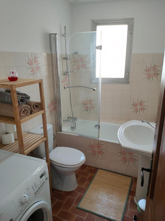 Charmant Appartement Au Coeur Du Village Туррет-сюр-Лу Экстерьер фото